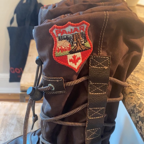 Panay snow boots gently worn with slight toe scuffing - Picture 2 of 5